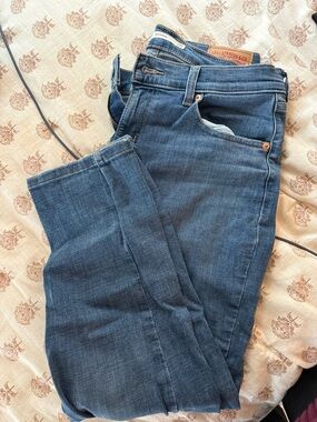 Levi's Straight Leg Women's Jeans in Dark Blue Wash